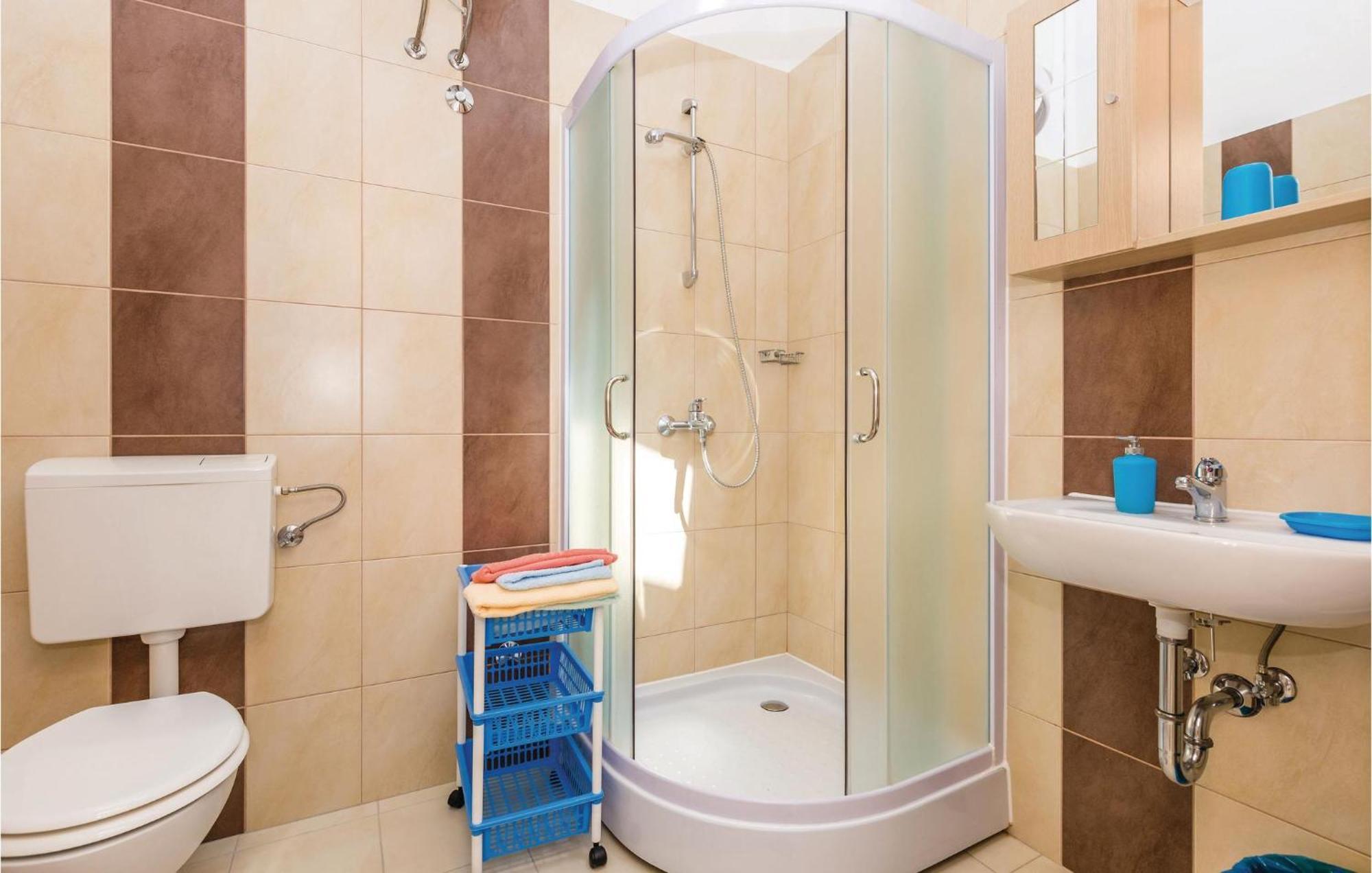 Nice Apartment In Rab With Kitchen Barbat na Rabu Ngoại thất bức ảnh